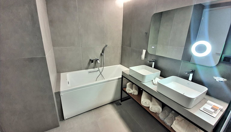 5* Aeifos Boutique Hotel